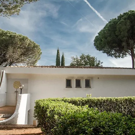 Loumic Villa