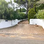 Loumic Villa *